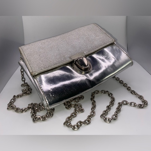 DSW Silver Clutch / Mini Purse - Picture 1 of 6